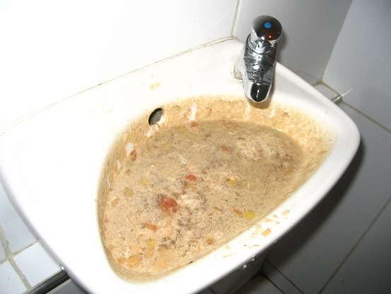 wasbakje vomit