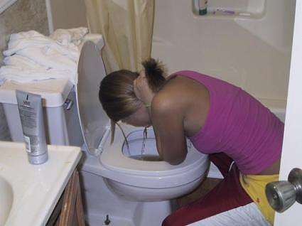 Sarah puke vomit.