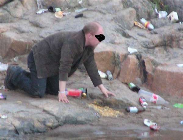 Fun at the Beach vomit